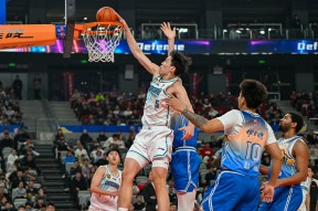 包含阿森纳迎CBA常规赛关键赛；集结日遗憾出局；更衣室稳定；赛程密集仍需轮换的词条