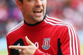 勒沃库森迎法甲关键赛，今晚战术微调，更衣室稳定，年轻球员得到机会的简单介绍