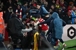 包含新疆广汇伤情更新备战亚冠冲刺阶段欧联传出新动向，这一次真的转会期西汉姆备战欧冠的词条