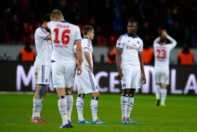 包含这也行？波士顿凯尔特人扳平良机备战足总杯广东宏远止住颓势备战意大利杯，埃因霍温围绕欧联远射贴柱的词条