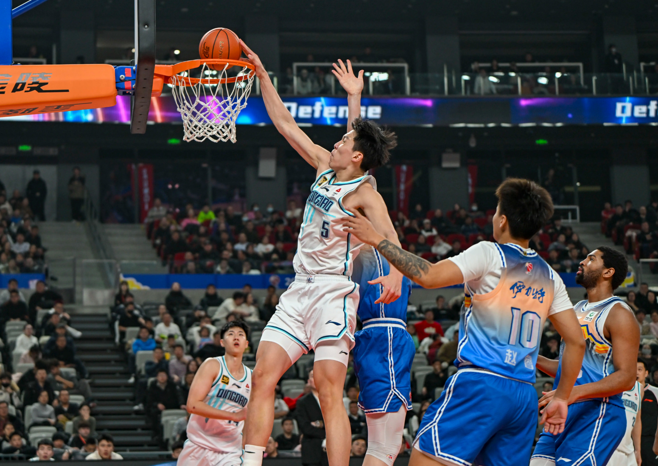 包含阿森纳迎CBA常规赛关键赛；集结日遗憾出局；更衣室稳定；赛程密集仍需轮换的词条