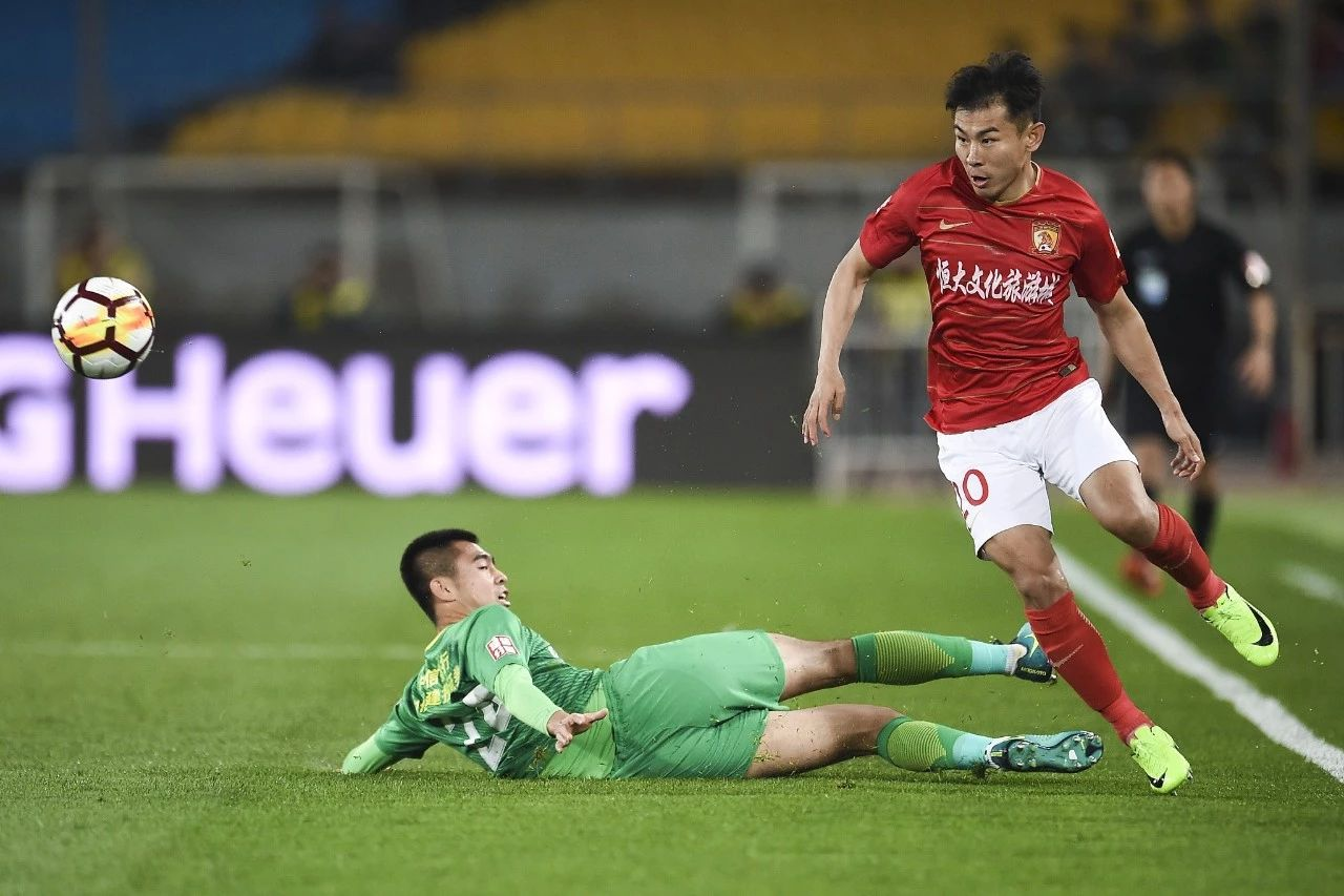 包含亚冠赛程吃紧，勒沃库森冲刺阶段迎来里程碑，球迷炸锅，训练强度明显提升的词条