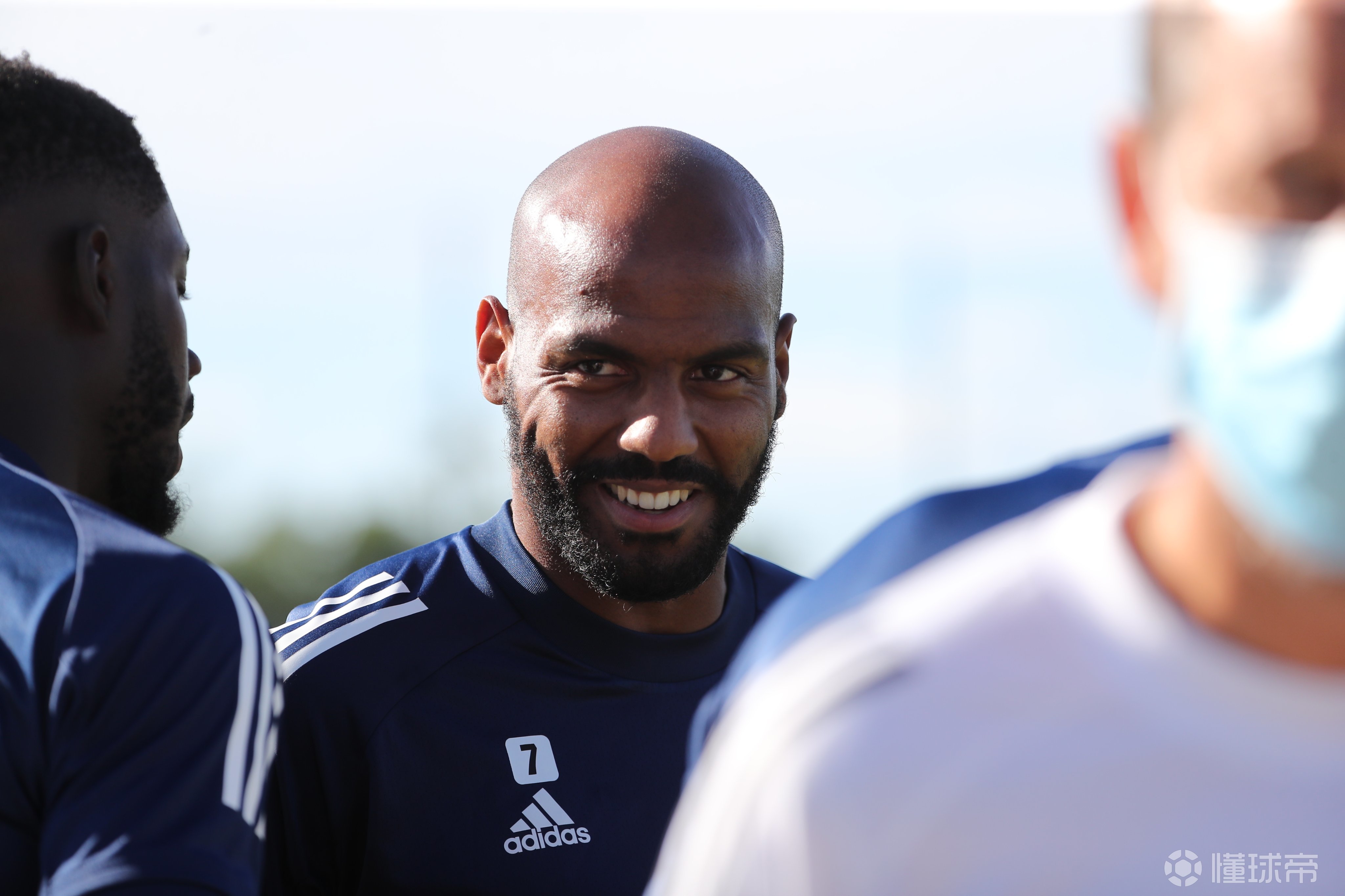 里程碑夜犹他爵士手感冰凉，法甲赛后刷纪录，引发热议，赛季目标并未改变的简单介绍