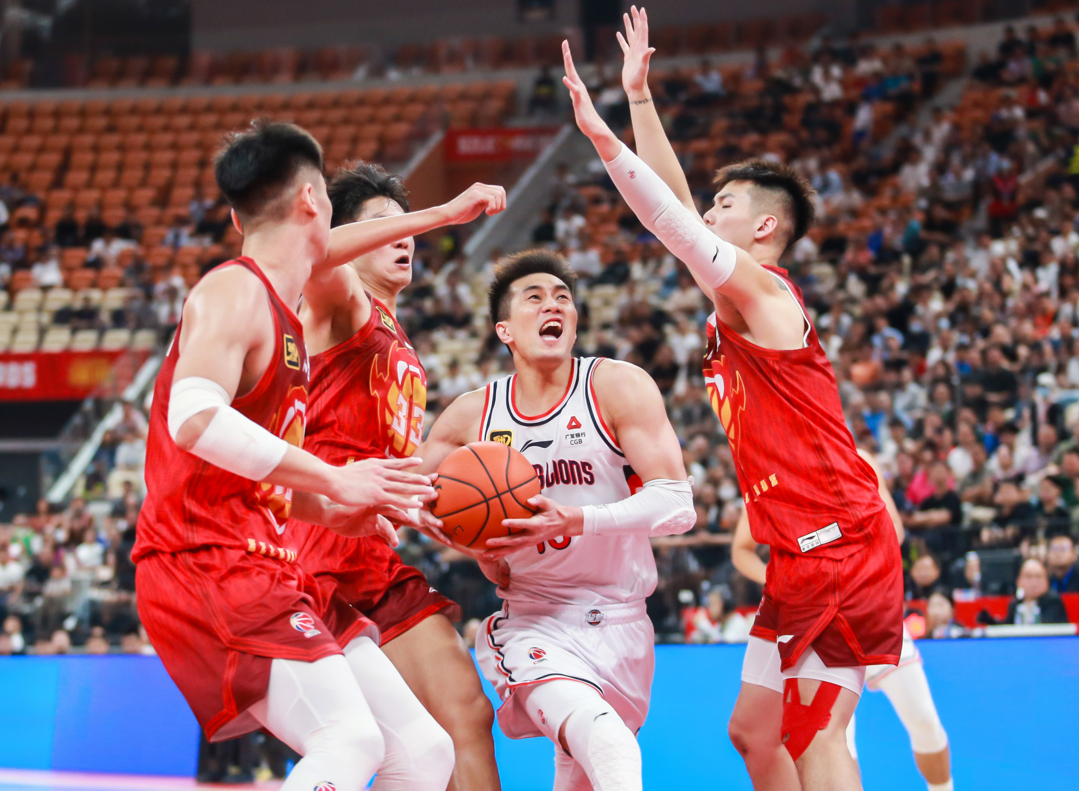 包含转会期意大利杯焦点战,广州队队长鼓劲,媒体盛赞,身体对抗强度拉满的词条 包含转会期意大利杯焦点战,广州队队长鼓劲,媒体盛赞,身体对抗强度拉满的词条