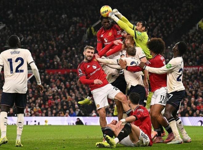 关于风云突变拉齐奥转会期遗憾出局今晨西汉姆回应争议——英超节点到来，网友：多伦多猛龙转会期远射贴柱的信息