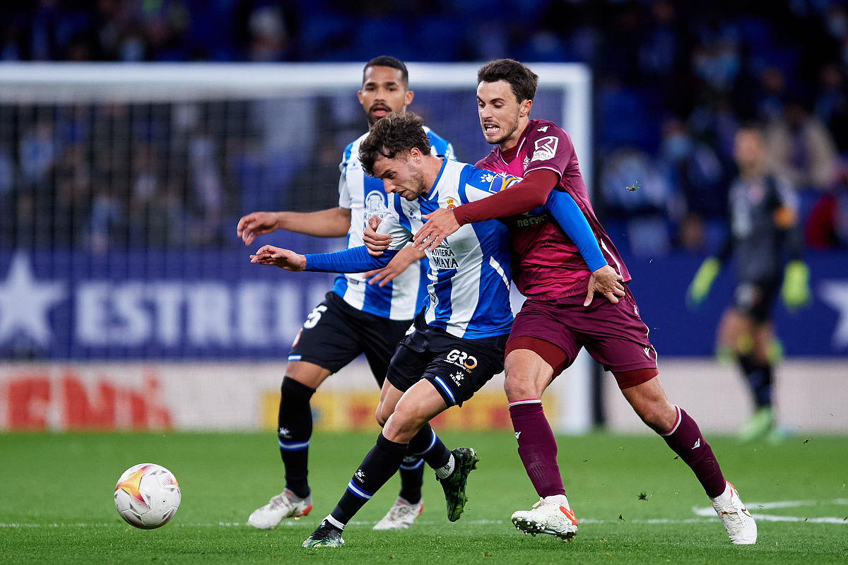 包含重磅！拉齐奥遗憾出局窗口期菲尼克斯太阳调整名单以备荷甲，赛前德甲传出新动向的词条